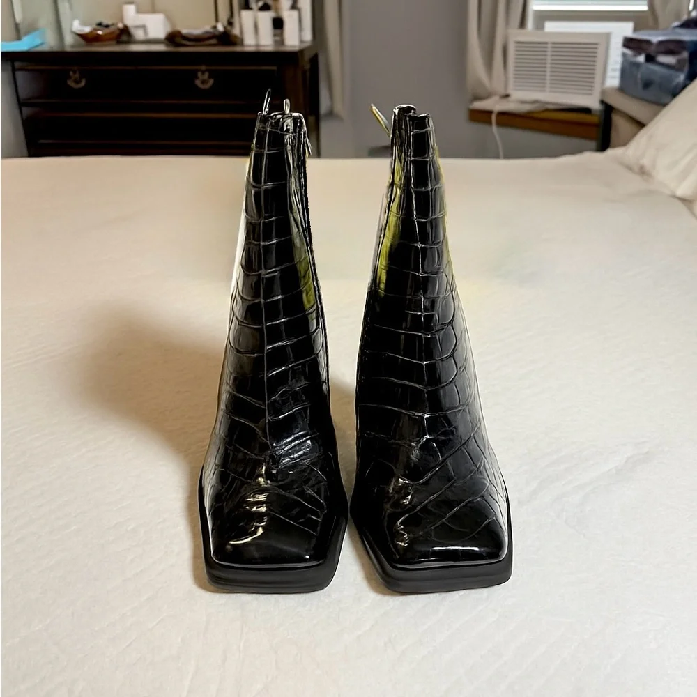 NWT Circus by Sam Edelman Layla Bootie in Black - Size 8